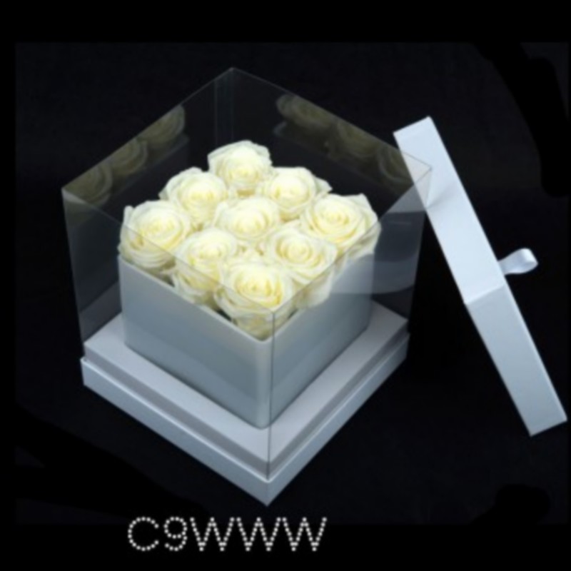 cube blanc 9 roses blanches boite blanche