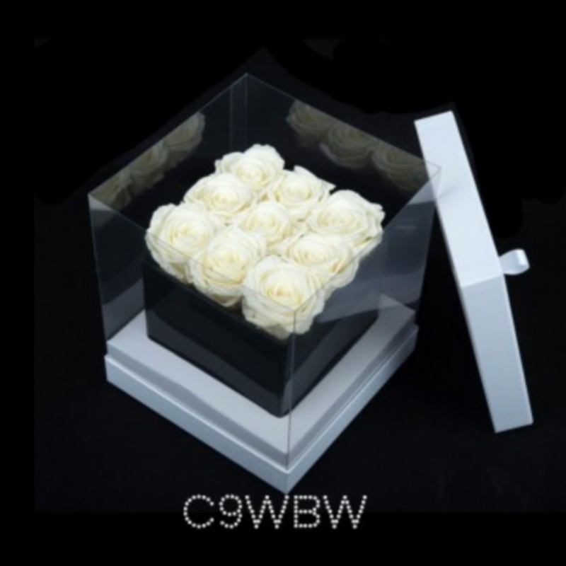 cube noir 9 roses blanches boite blanche
